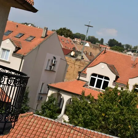 Danube Star 3 Apartment *